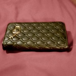 Womens black zip up wallet